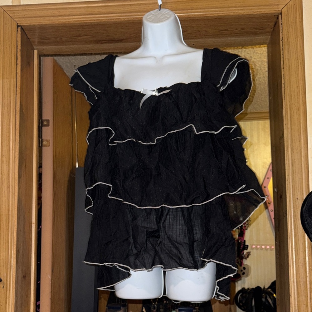 Black & White Ruffle Top (New)